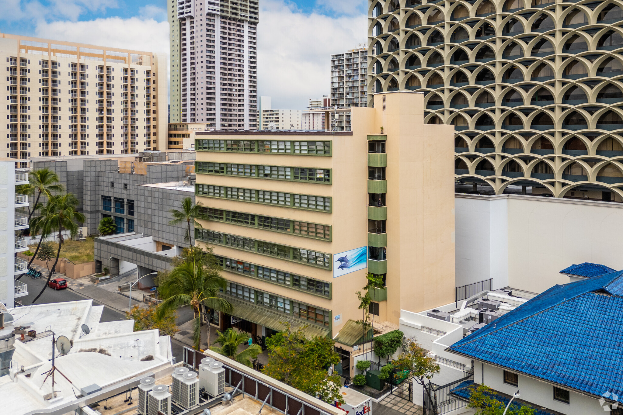 307 Lewers St, Honolulu, HI for lease Primary Photo- Image 1 of 6