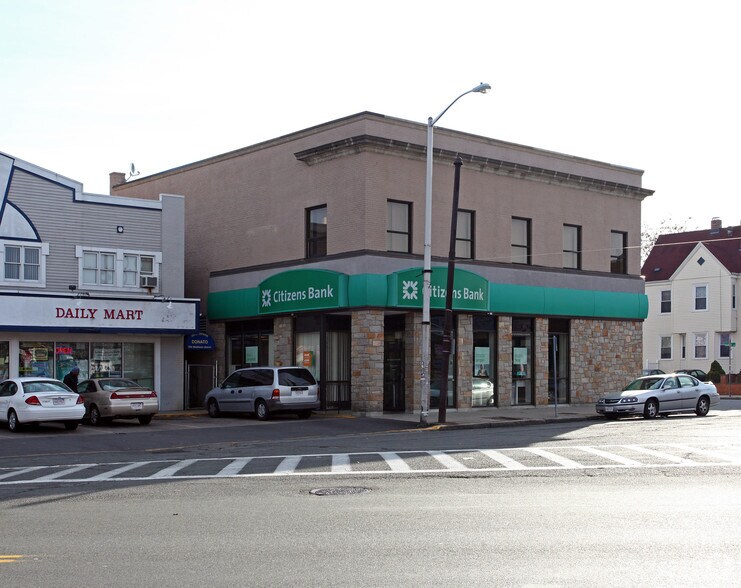 257 Spring St, Medford, MA for lease - Primary Photo - Image 1 of 4