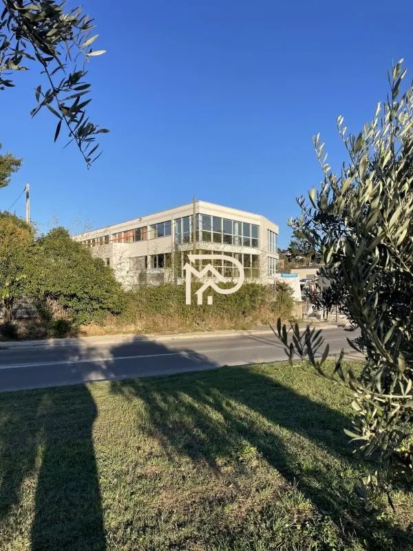 Office in Marseille for lease Building Photo- Image 1 of 4