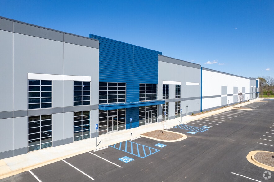 700 Highway 16 E, Newnan, GA for lease - Building Photo - Image 3 of 6