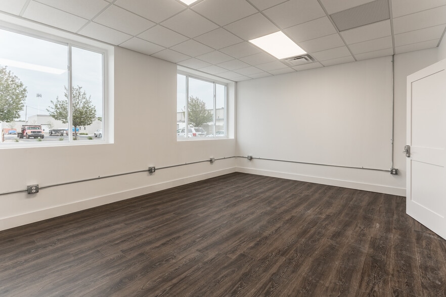 1320 N Campbell Rd, Royal Oak, MI for lease - Building Photo - Image 3 of 9