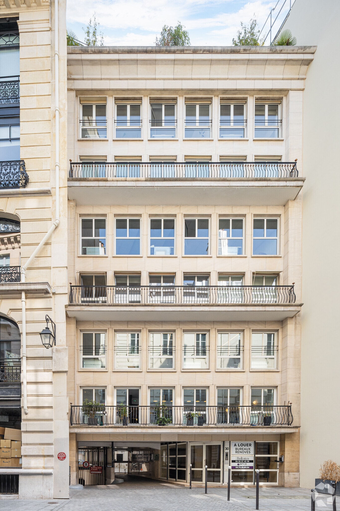 30 Rue Notre-Dame Des Victoires, Paris for lease Building Photo- Image 1 of 10