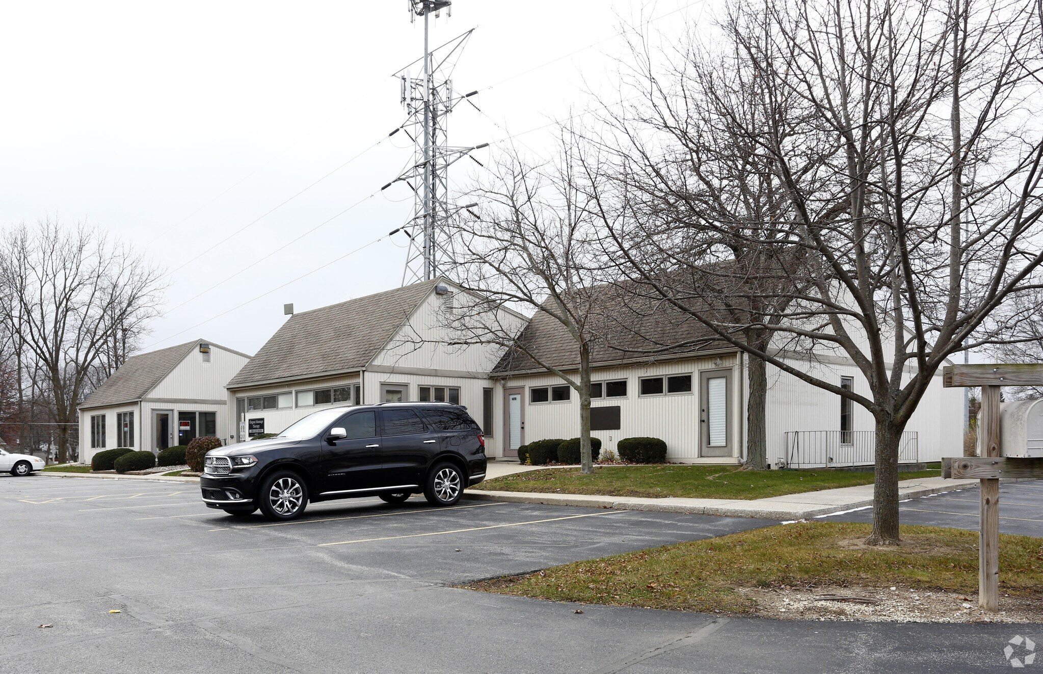 6018-6030 E State Blvd, Fort Wayne, IN for sale Primary Photo- Image 1 of 1