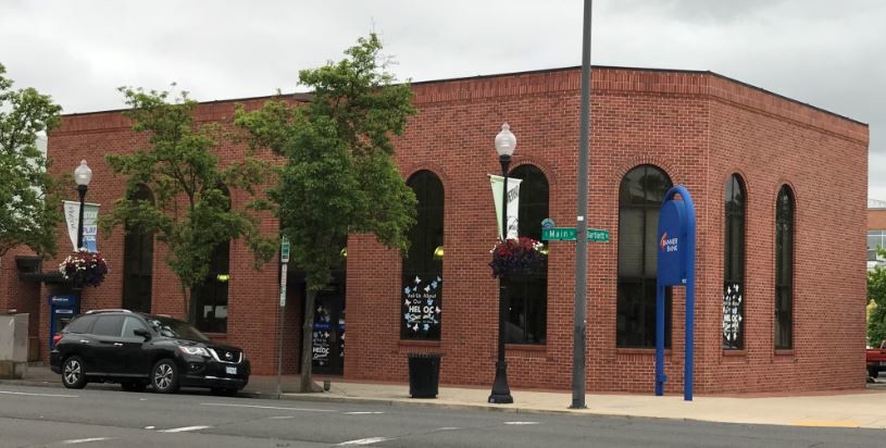 300 E Main St, Medford, OR for sale - Building Photo - Image 1 of 1