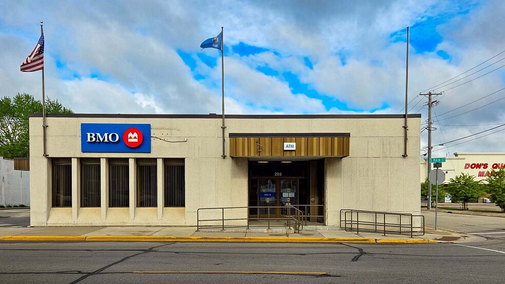 205 S Main St, Seymour Township, WI for sale - Building Photo - Image 1 of 2