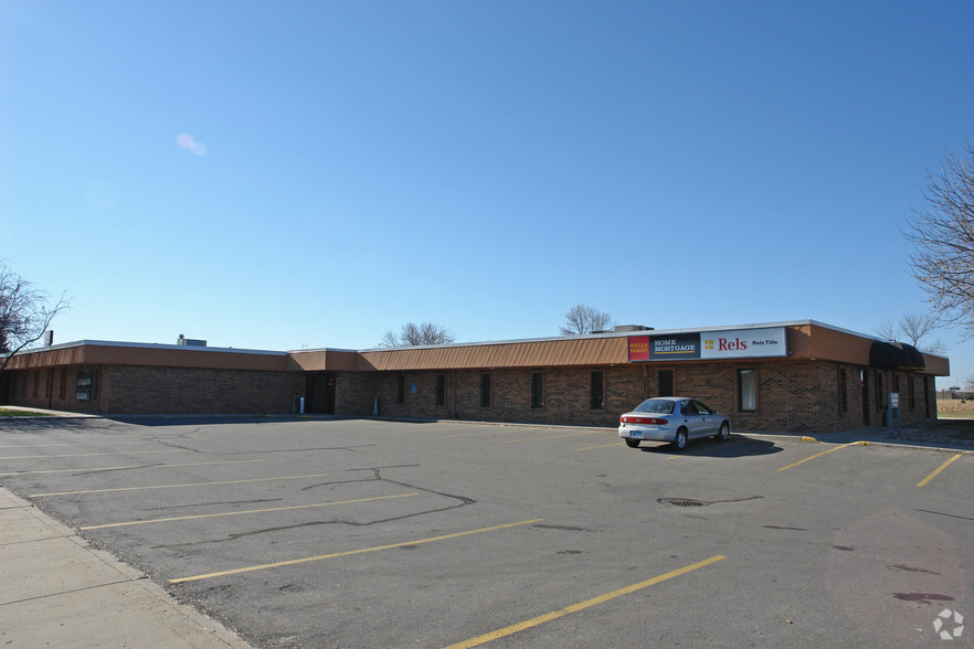 1600 E Madison Ave, Mankato, MN for lease - Building Photo - Image 2 of 40