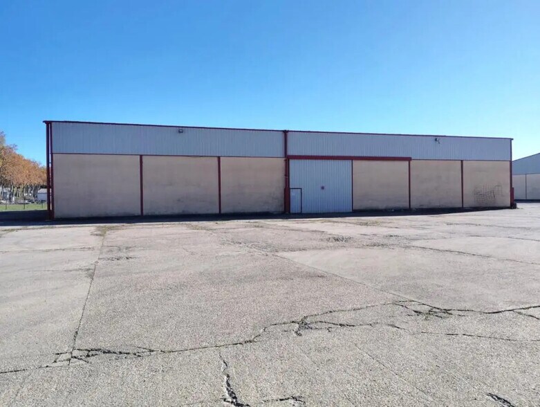 Flex in Labastide-de-Lévis for sale - Building Photo - Image 2 of 12