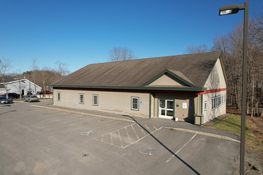 74 Water St, Oakland, ME for lease - Primary Photo - Image 1 of 10