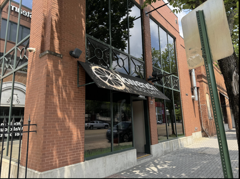 321 Market St, Chattanooga, TN for lease - Primary Photo - Image 1 of 3