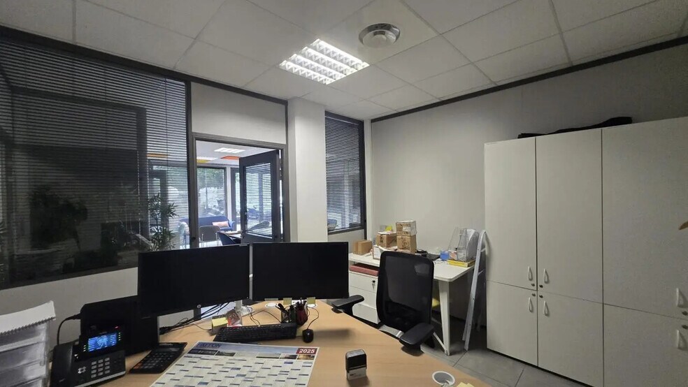 Office in La Seyne-sur-Mer for sale - Building Photo - Image 2 of 6