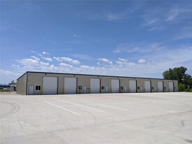 326 44th St, Marion IA - Warehouse