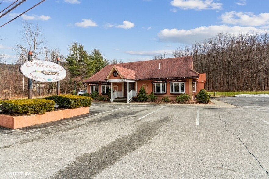 3620 Route 9, Cold Spring, NY for sale - Primary Photo - Image 1 of 36