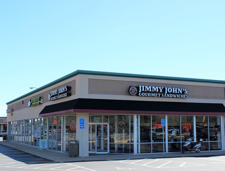 17001880 Troup Hwy, Tyler, TX 75701 Green Acres Shopping Center