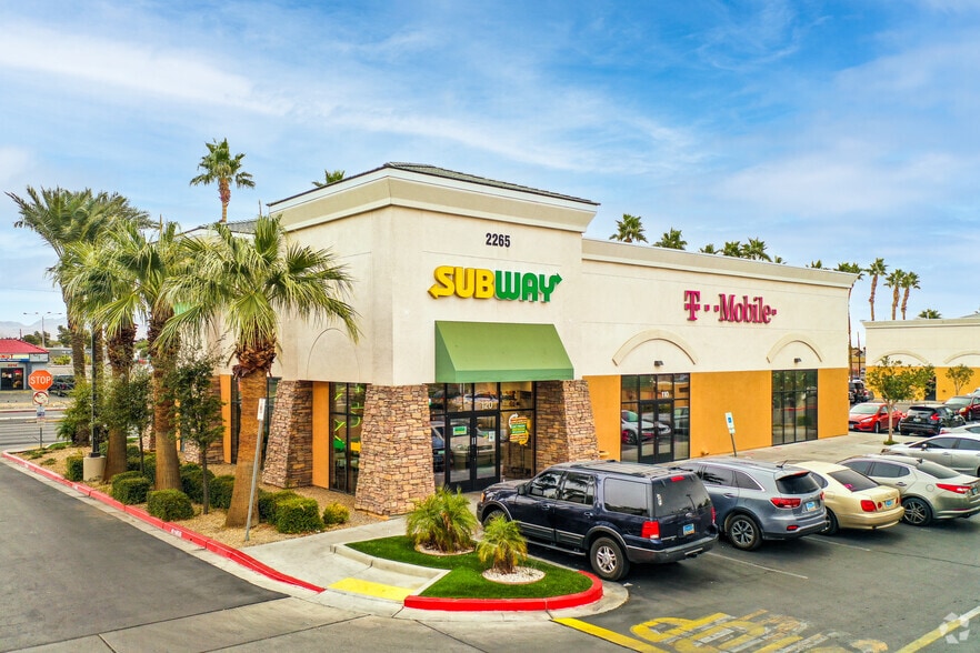 2235 E Cheyenne Ave, Las Vegas, NV for lease - Primary Photo - Image 3 of 10