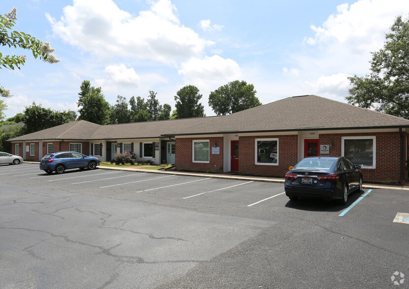 2104-2112 Executive Park Dr, Opelika, AL for lease - Building Photo - Image 3 of 15