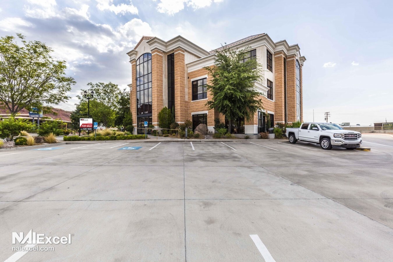 120 E Saint Blvd, Saint UT 84770