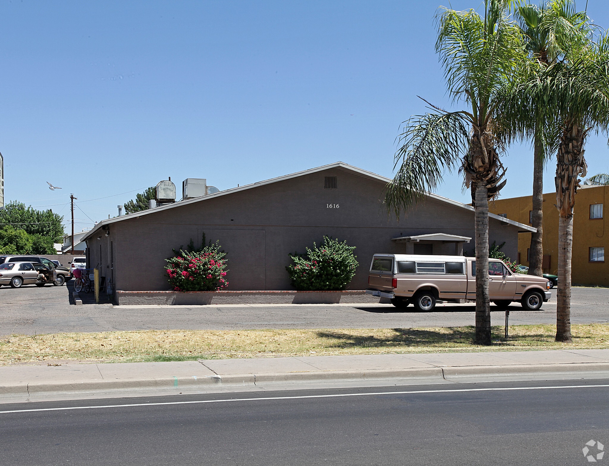 1616 E Broadway Rd, Mesa, AZ 85204