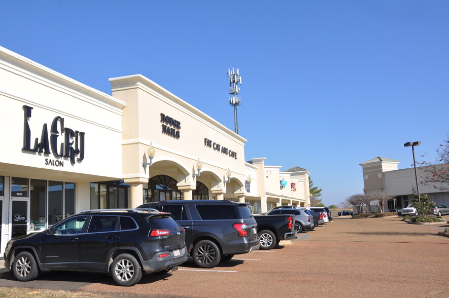 5352 Lakeland Dr, Brandon, MS for lease - Building Photo - Image 1 of 4