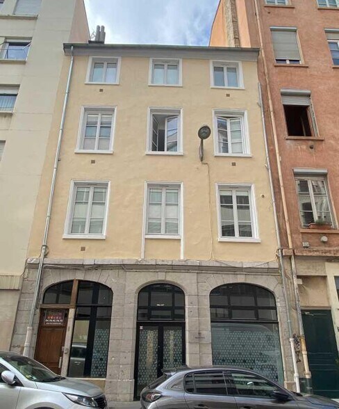 Office in Lyon for lease - Building Photo - Image 1 of 9
