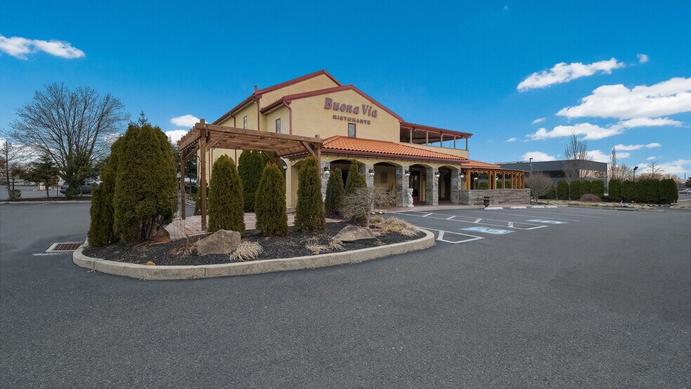 426 Horsham Rd, Horsham, PA 19044 Retail for Sale