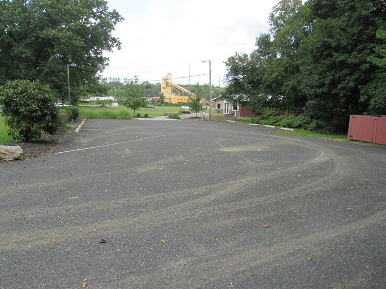 2 Conover Rd, Millstone Township, NJ for lease - Building Photo - Image 3 of 11