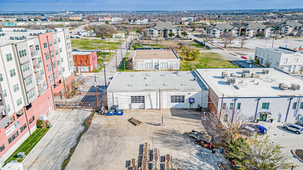 700 S Main St, Fort Worth, TX for lease - Building Photo - Image 3 of 14