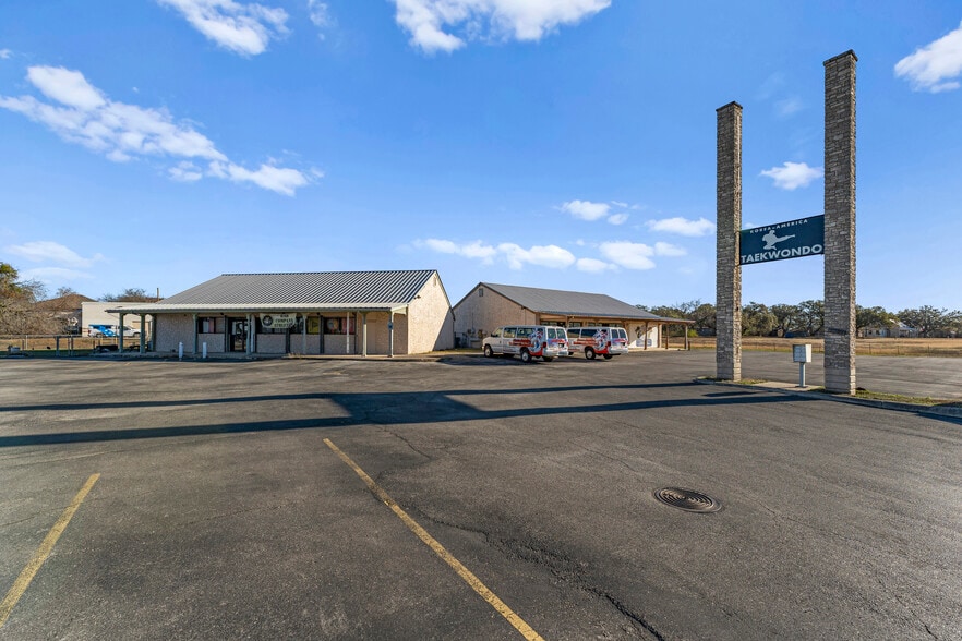 9585 Braun Rd, San Antonio, TX for sale - Building Photo - Image 3 of 35