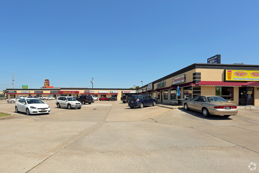 5033-5079 S Yale Ave, Tulsa, OK for lease - Primary Photo - Image 1 of 6