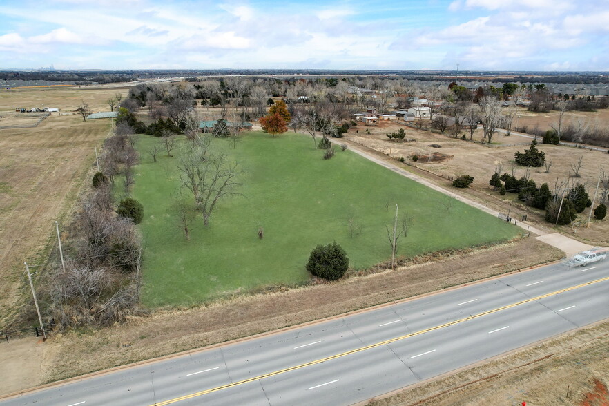 2620 S Mustang Rd, Yukon, OK for sale - Primary Photo - Image 1 of 1