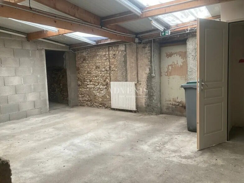 Retail in Vendôme for lease - Interior Photo - Image 3 of 5