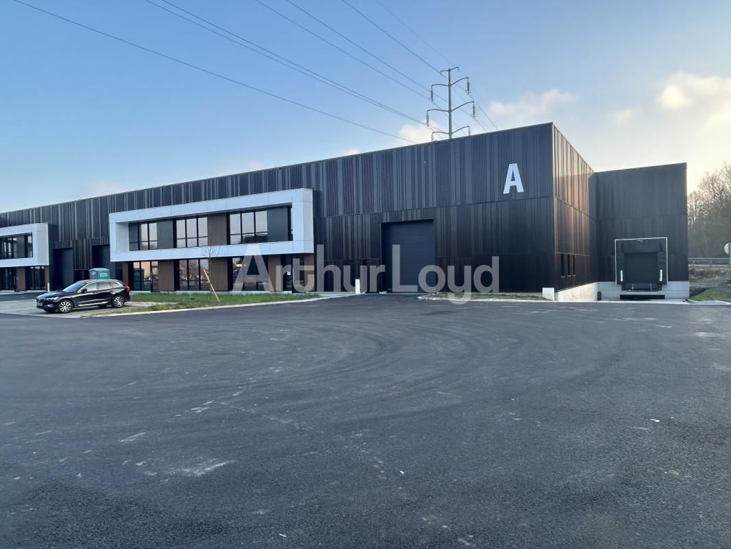 Rond Point, Bondues for lease Building Photo- Image 1 of 4