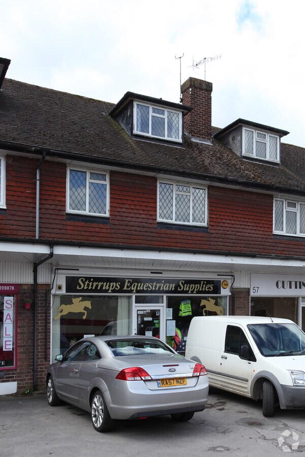 55 Heathcote Dr, East Grinstead, RH19 1NB