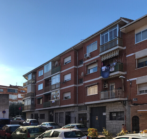 Calle Extremadura, 16, Colmenar Viejo, Madrid for sale - Building Photo - Image 2 of 2