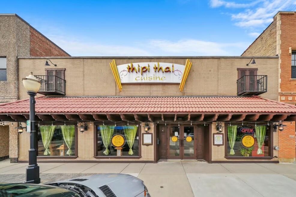 25 W Calendar Ave, La Grange, IL 60525 Restaurant Space (Thipi Thai