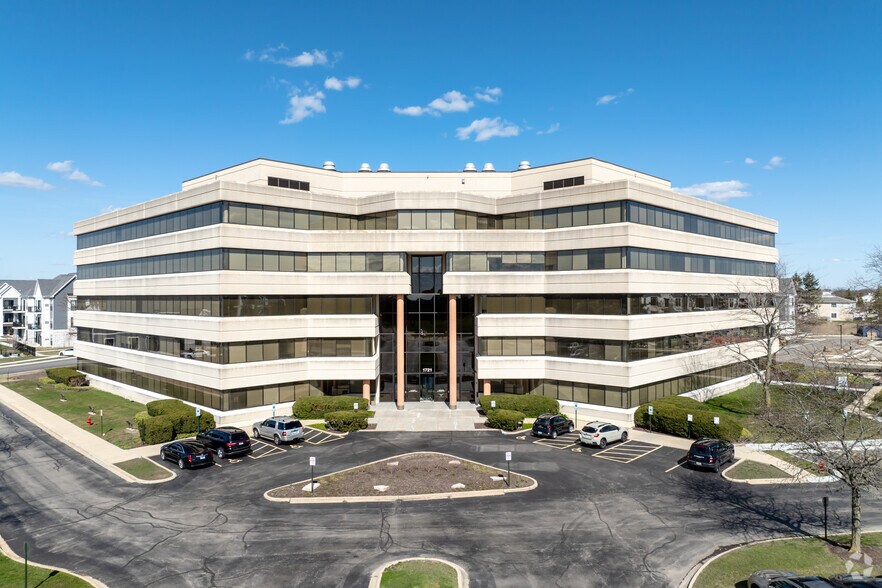 1721 Moon Lake Blvd, Hoffman Estates, IL for lease - Primary Photo - Image 1 of 43