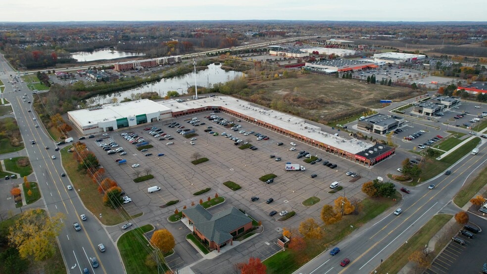 39440-39900 W 14 Mile Rd, Walled Lake, MI for lease - Commercial Listing Video - Image 2 of 14