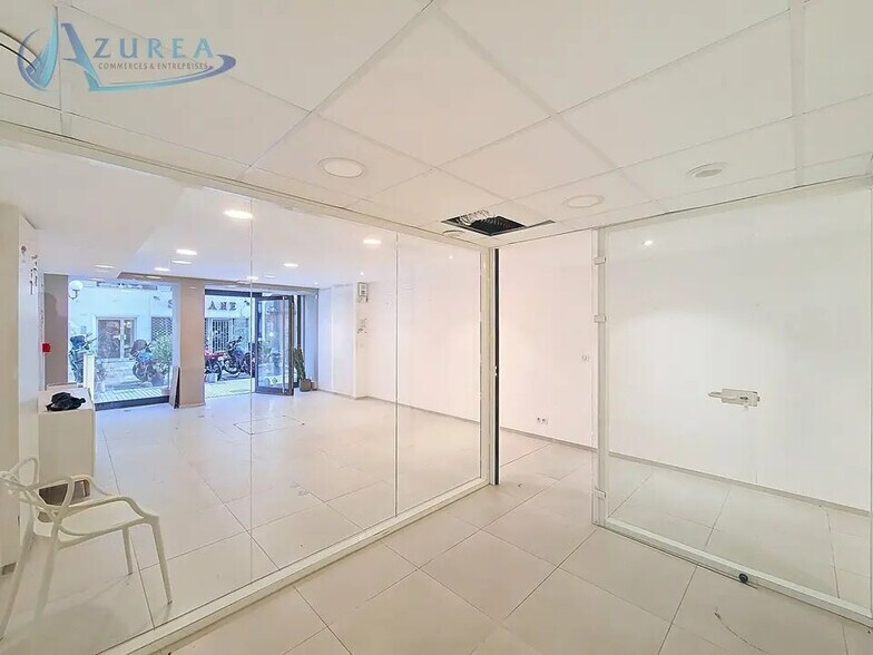 Retail in Nice for lease - Interior Photo - Image 3 of 9