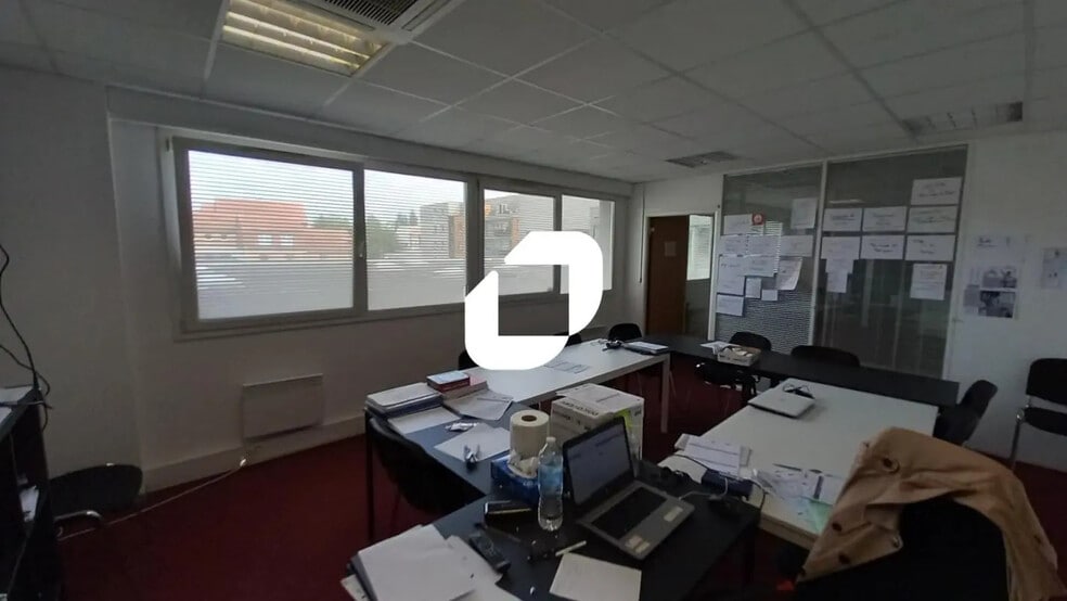 Office in Lille for lease - Interior Photo - Image 3 of 7