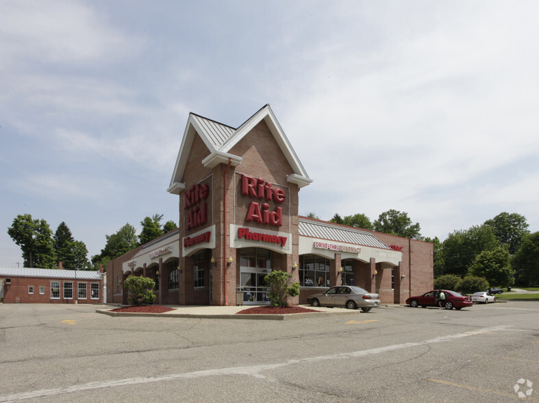 10764 North St, Garrettsville, OH for lease - Primary Photo - Image 1 of 4