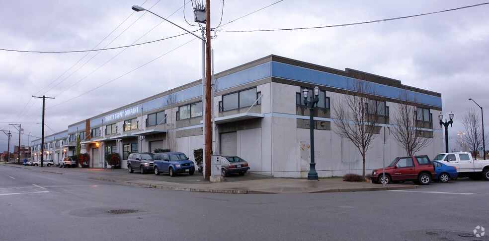 3109-3125 McDougall Ave, Everett, WA for lease - Building Photo - Image 1 of 4