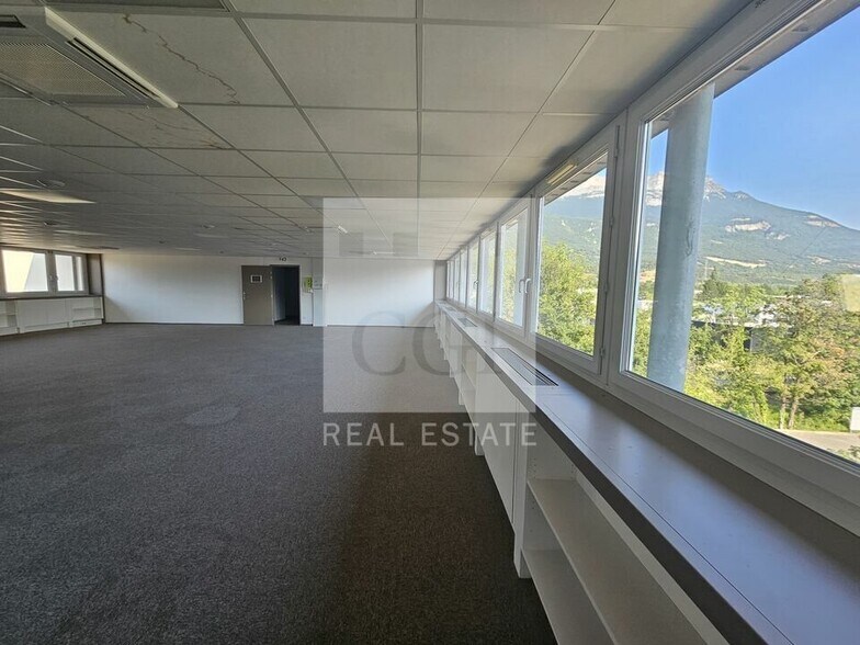 Office in Varces-Allières-et-Risset for lease - Interior Photo - Image 2 of 15