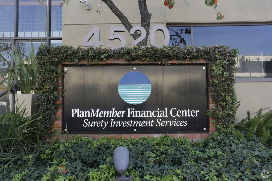 4520 Wilshire Blvd, Los Angeles, CA for lease - Building Photo - Image 2 of 15