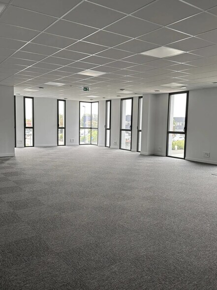 Office in Trélazé for sale - Building Photo - Image 1 of 2