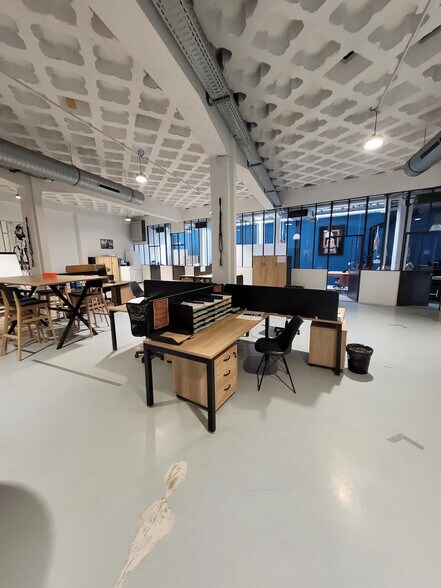 Office in Lyon for sale - Building Photo - Image 2 of 7