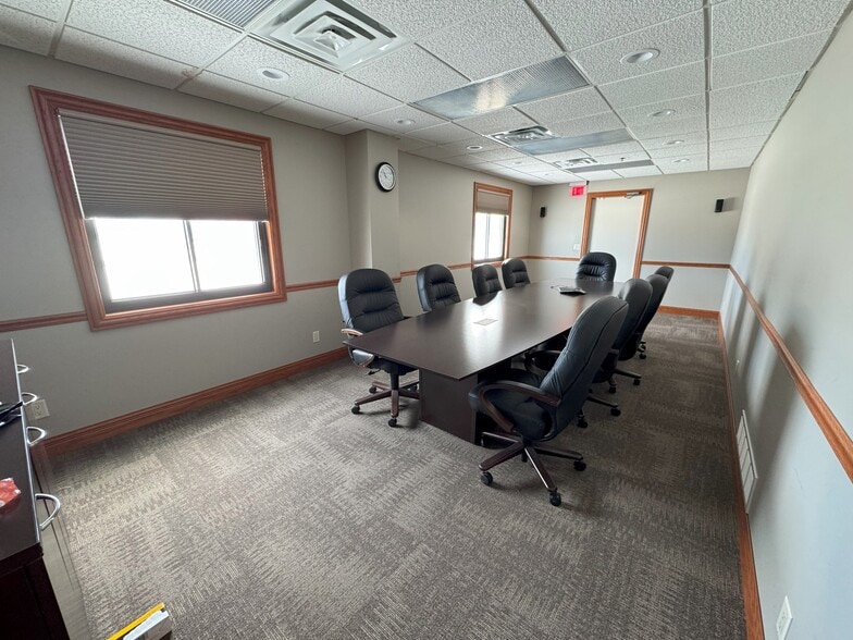 100 A J Harle Dr, Galena, IL for sale - Interior Photo - Image 3 of 14