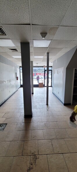1271 Fulton St, Brooklyn, NY for sale - Interior Photo - Image 1 of 1