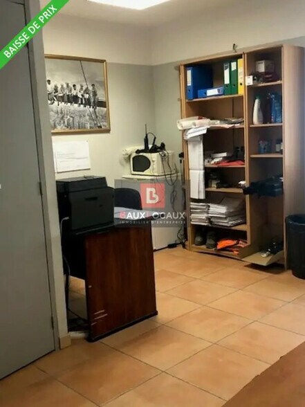 Flex in BERRE-L'ETANG for sale - Interior Photo - Image 2 of 12