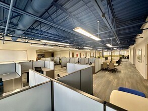 301 Pennsylvania Pky, Indianapolis, IN for lease Interior Photo- Image 2 of 5