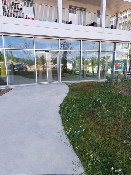 6 Rue Hélène Duc, Rennes for sale - Building Photo - Image 2 of 4