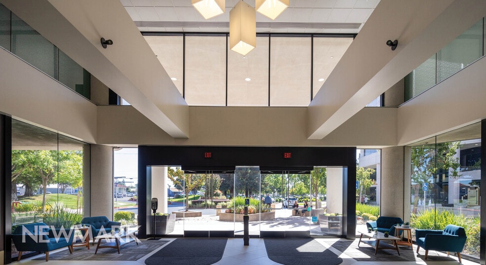 2241 Harvard St, Sacramento, CA for lease - Building Photo - Image 3 of 12